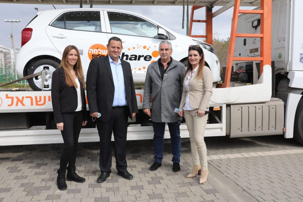 בתמונה, ראש העיר רעננה, חיים ברוידא, חבר מועצת העיר והממונה על המרכז לעסקים חדשנות ויזמות אלי אלוש, עפרה גל פורטל, סמנכ"ל מערכות ובקרה שלמה תחבורה ועדי רייך הלוי מנהלת המרכז לעסקים חדשנות ויזמות בעיריית רעננה