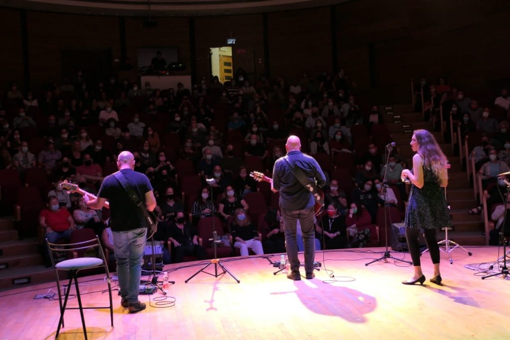 הקהל חוזר למשכן