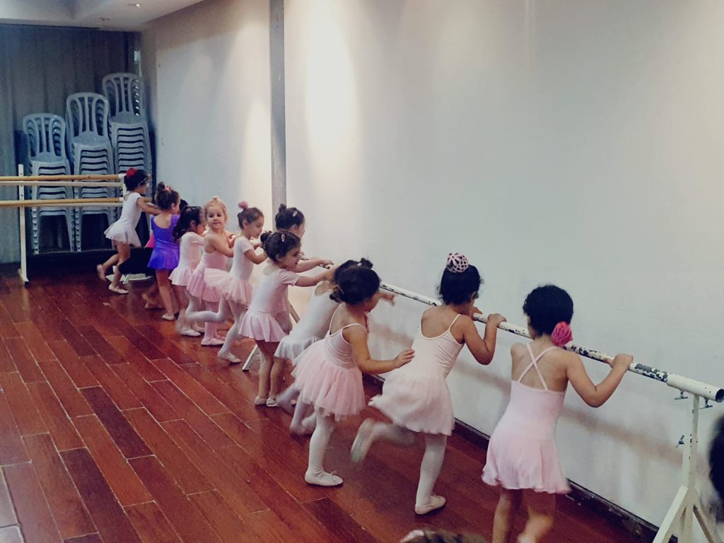 כשהורים בוחרים באליברה , הם בוחרים הרבה מעבר לריקוד