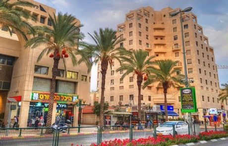 עיריית רעננה: פטור האגרה על הוצאת שולחנות וכסאות לבעלי העסקים בעיר יוארך גם לשנת 2022